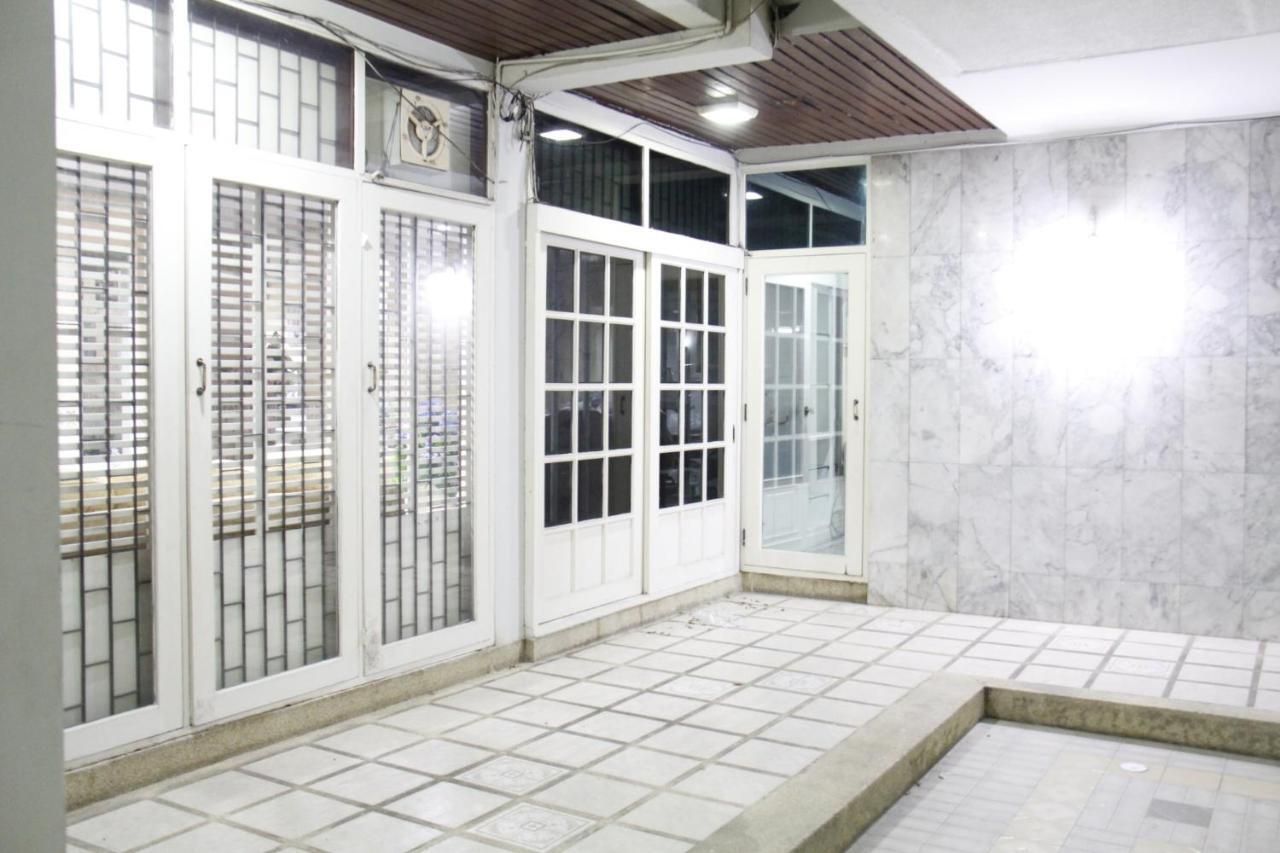 Nakhon Latphrao Hostel กรุงเทพมหานคร ภายนอก รูปภาพ